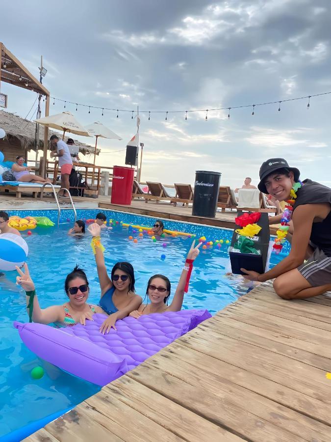 The Point Mancora Beach Екстериор снимка