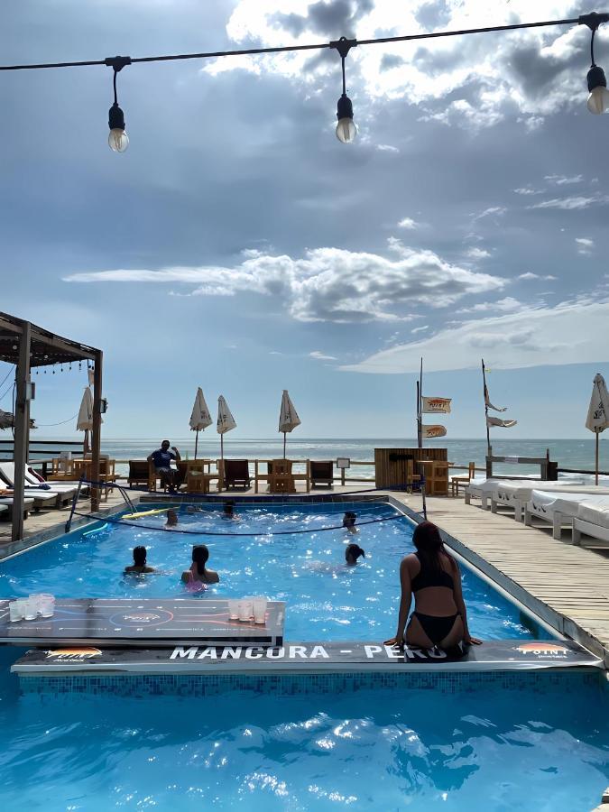 The Point Mancora Beach Екстериор снимка