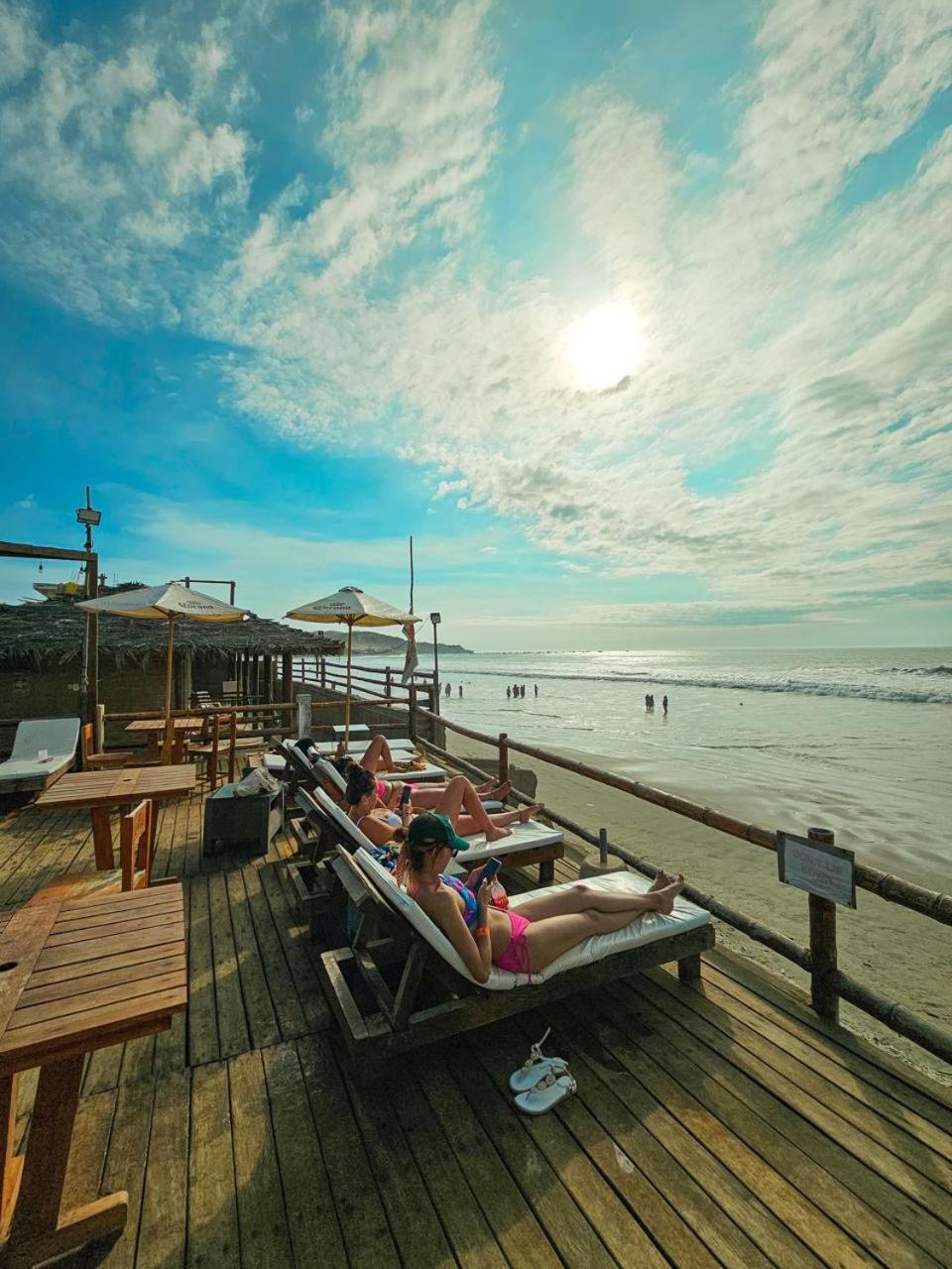 The Point Mancora Beach Екстериор снимка