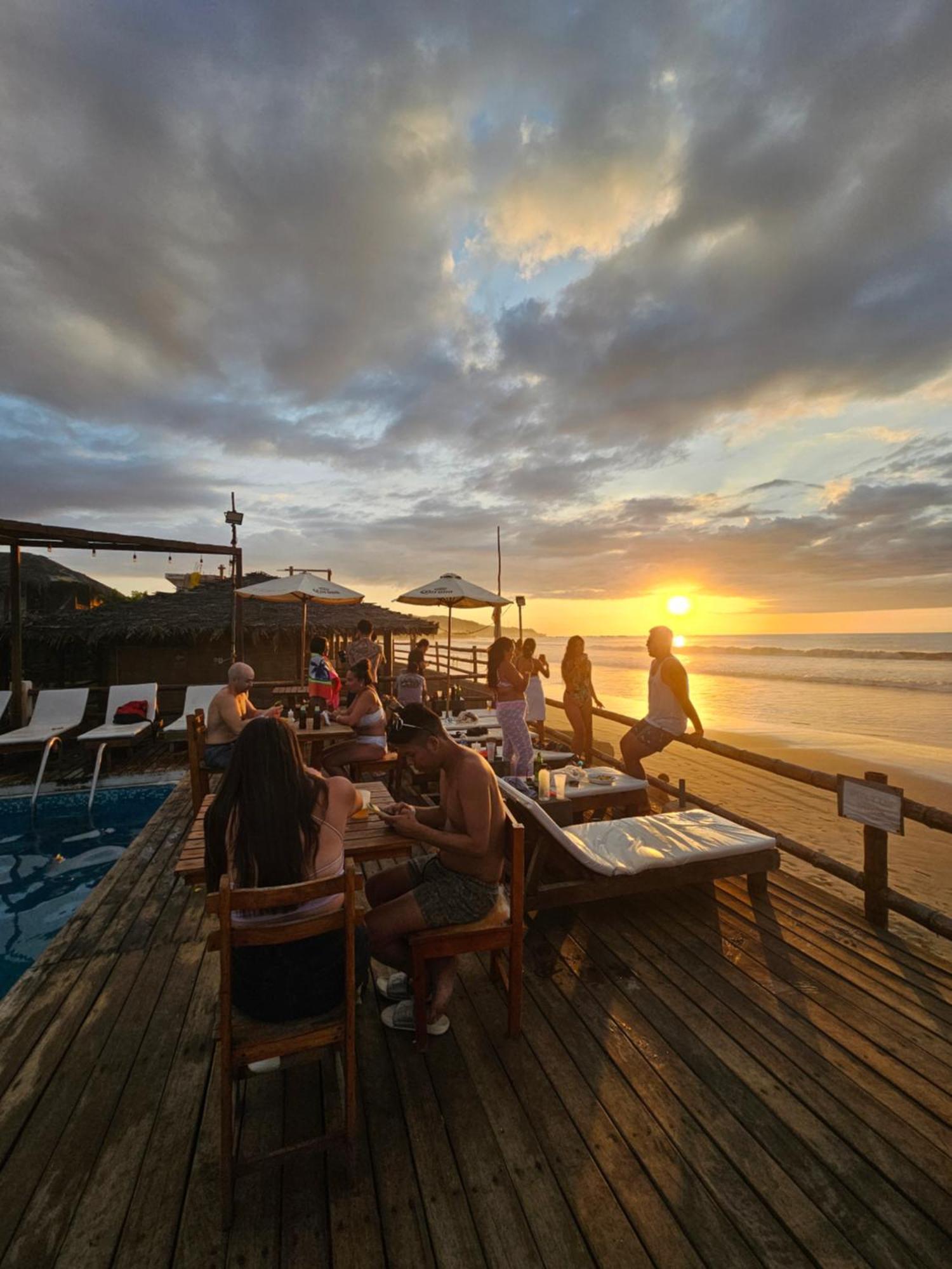 The Point Mancora Beach Екстериор снимка
